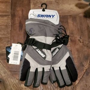 TAG ON, NEVER WORN, well insulated swany ski glove